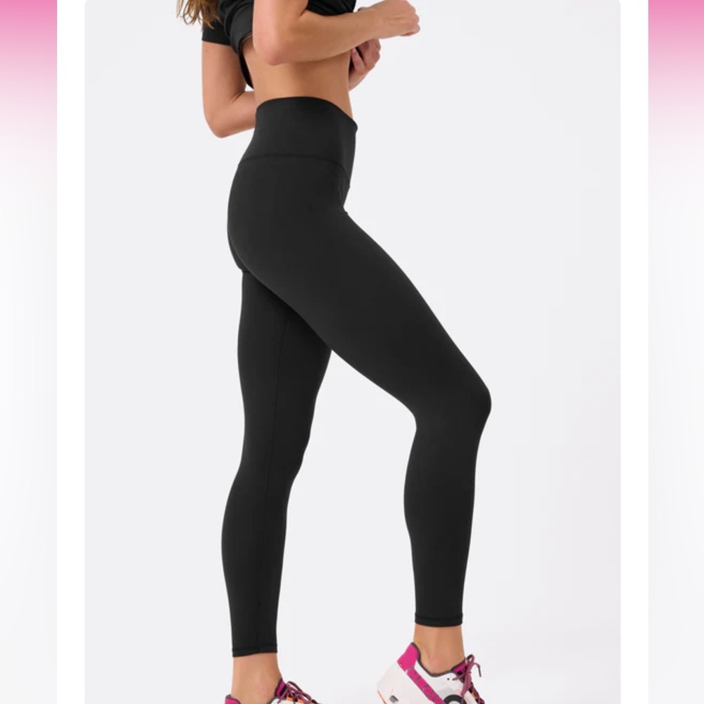 Terez TLC leggings in jet black size Large NWT